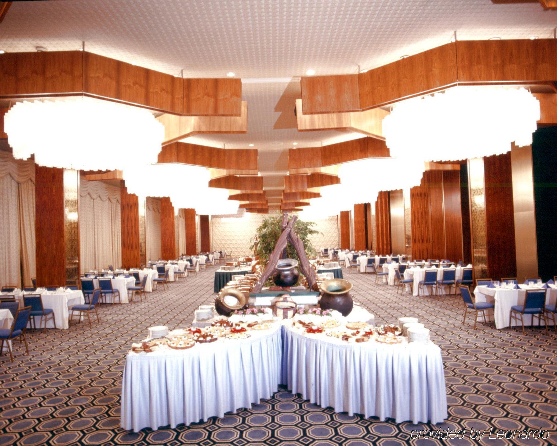 Intercontinental Taif By Ihg Hotel Restaurant photo